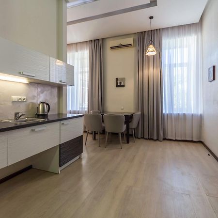 Central Dayflat Apartments Kyiv Exterior photo