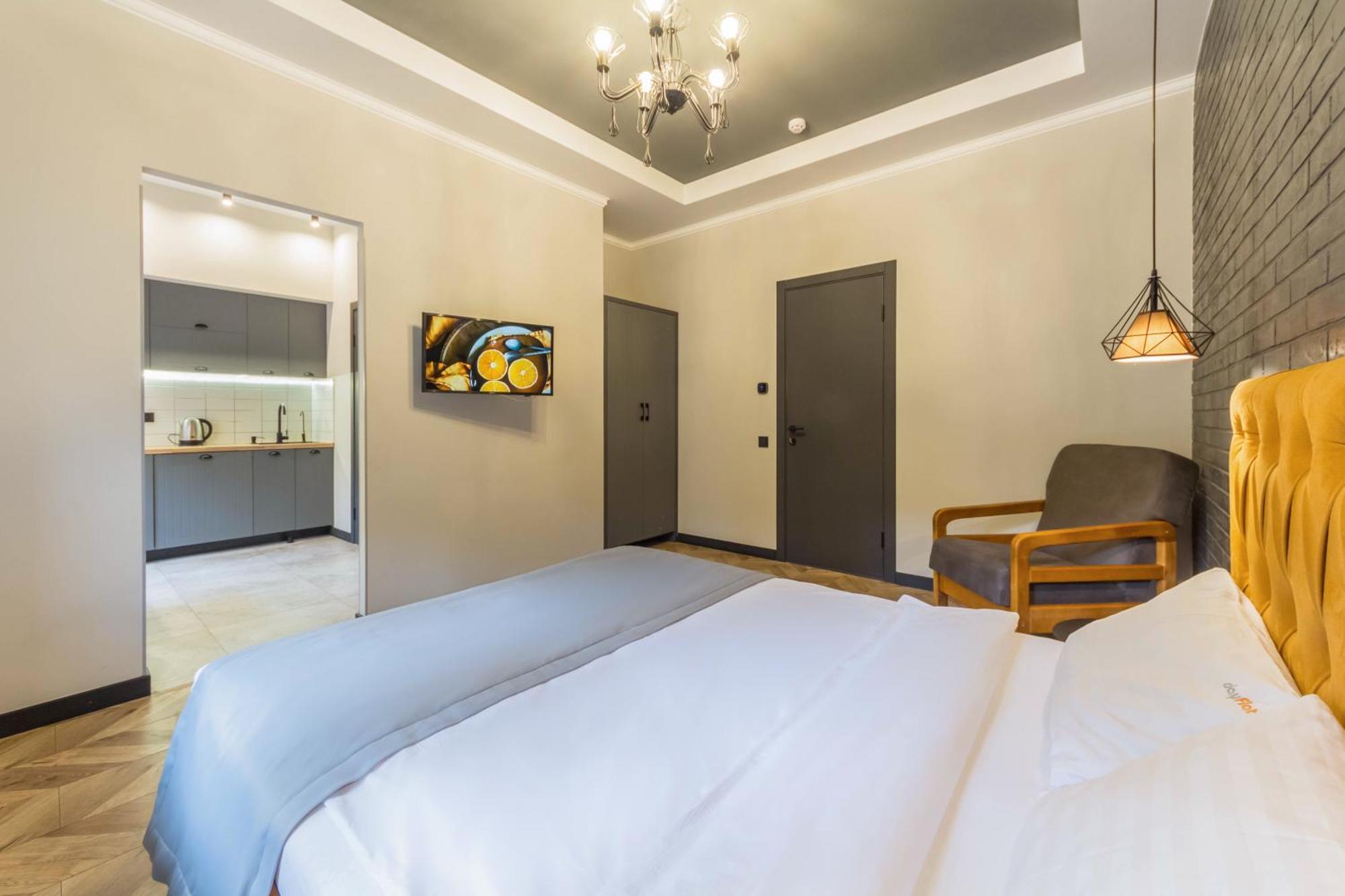 Central Dayflat Apartments Kyiv Exterior photo