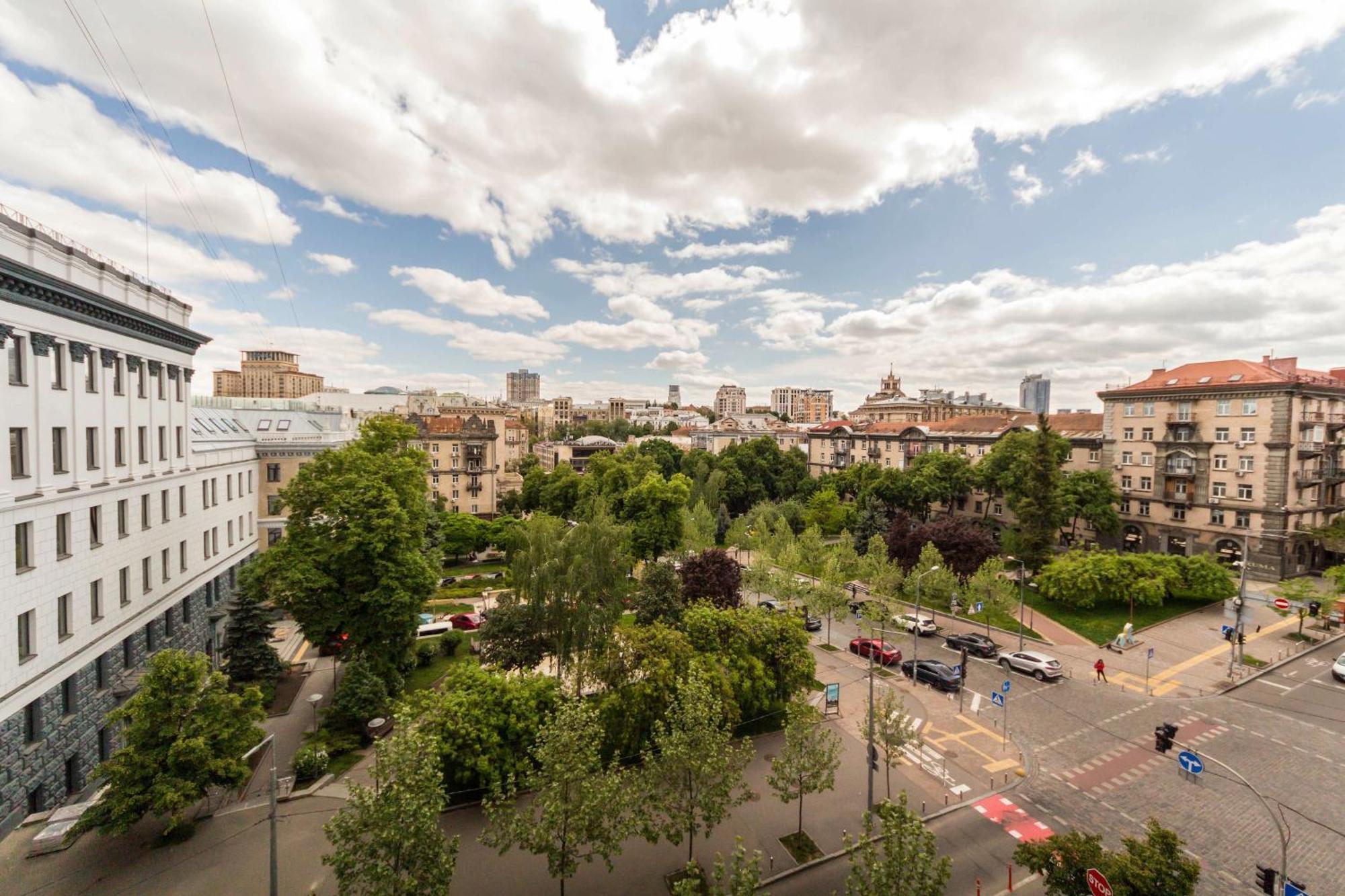 Central Dayflat Apartments Kyiv Exterior photo