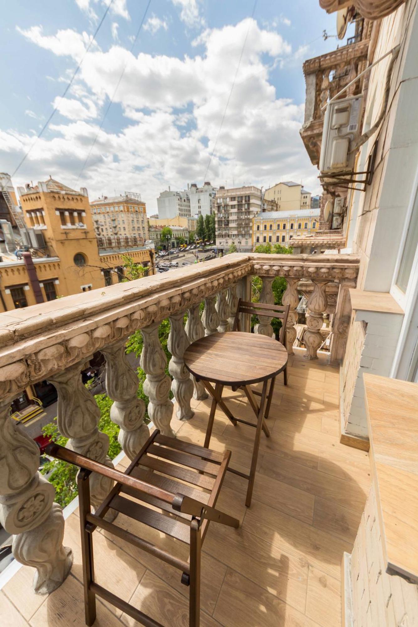 Central Dayflat Apartments Kyiv Exterior photo